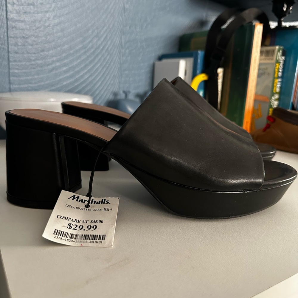 AEROSOLES Black Chunky Heel Mules